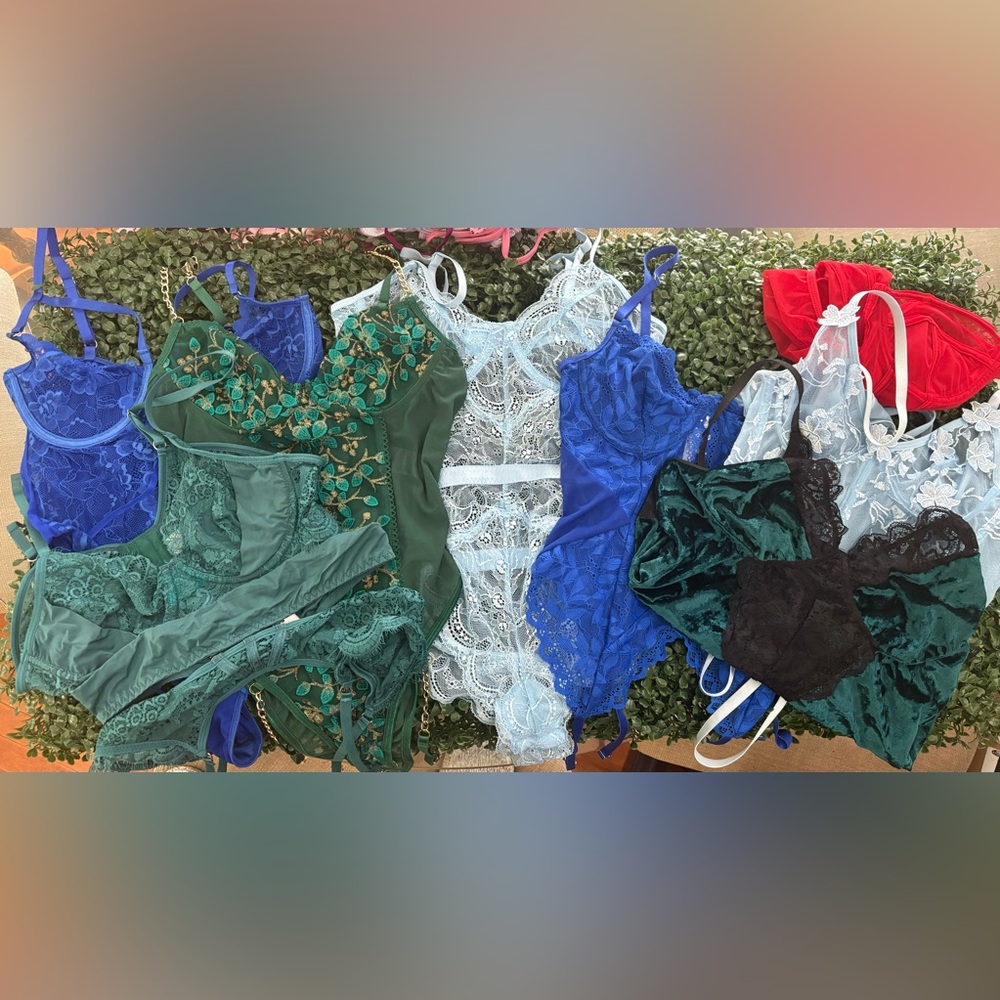 ✨Surprise Lingerie Bundle✨Size Med